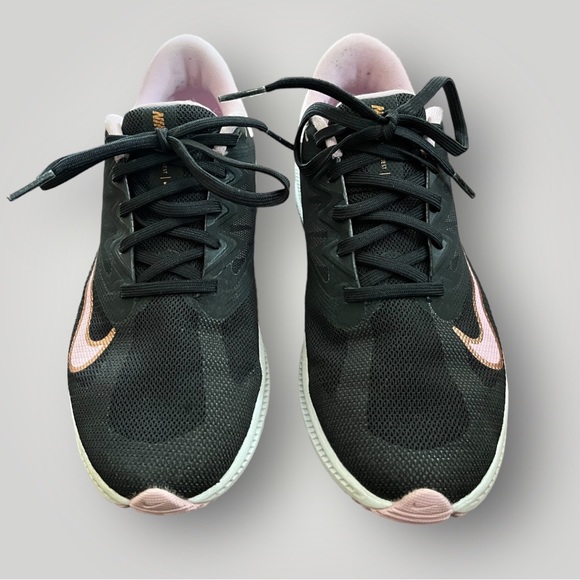 EUC - Nike Quest 3 Womens Mesh Workout Running Shoes Size 6 / Girls 4.5 - Picture 1 of 7